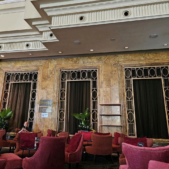 在五星級酒店大堂用餐感覺良好