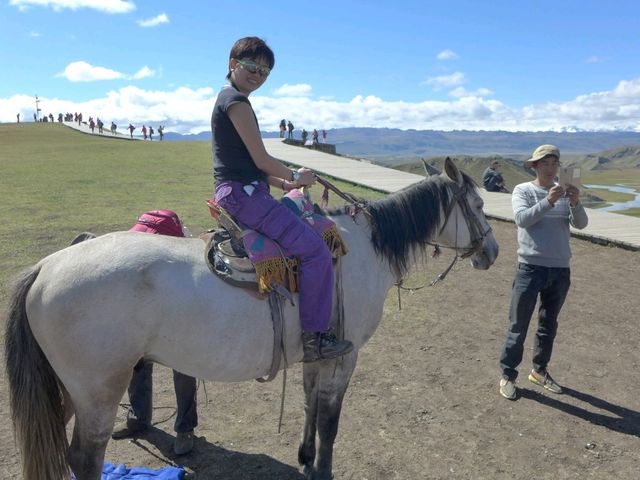 Tranquility at Bayin Buluke Grassland in Xinjiang