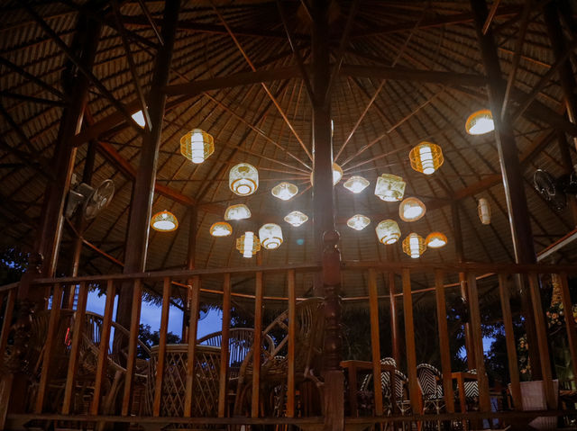 รีวิว Top Secrets Beach Café ( หัวหิน ) 🍸