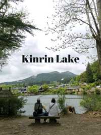 Kinrin lake ทะเลสาบน้ำอุ่นที่ตราตรึงใจ