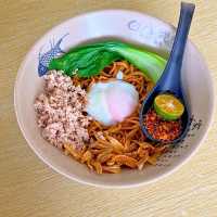 Best spicy noodle and chicken wings in J B！Must Try