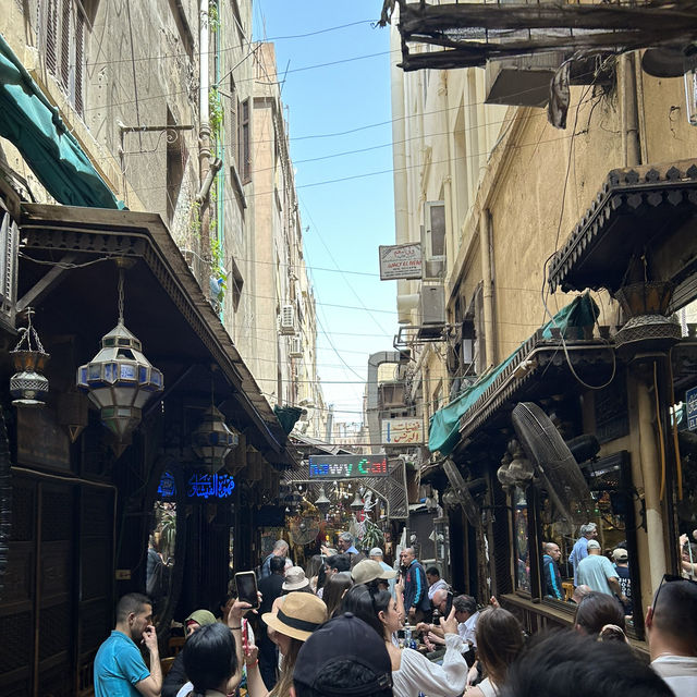 Khan el-Khalili Bazaar: Scented Spices and Colourful Crafts