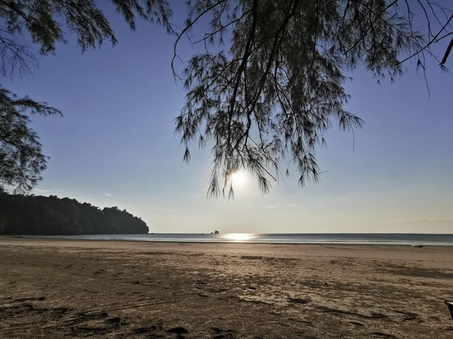 อ่าวใหญ่ เกาะพยาม (Ao Yai Koh Payam)