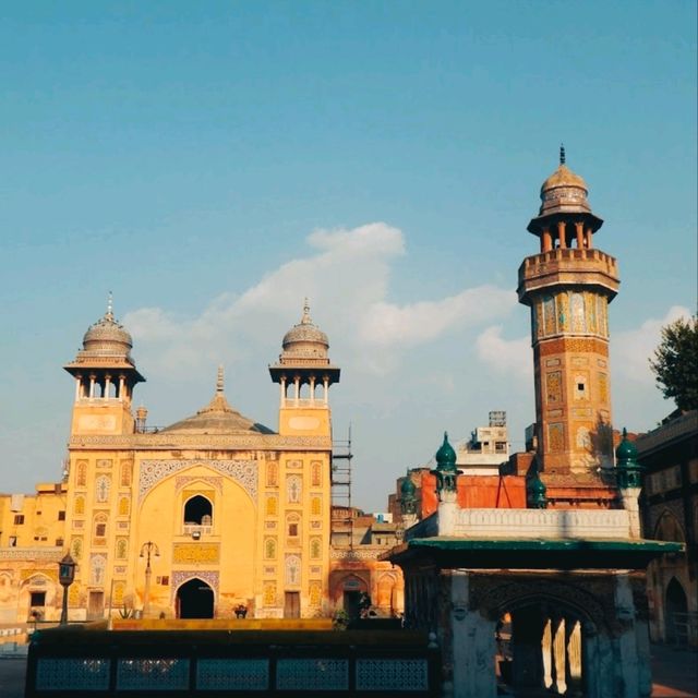 VISITING WAZIR KHAN MOSQUE.