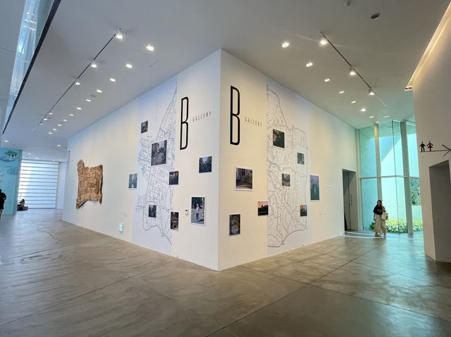 臺南中西區 純白色設計建築就是吸引眼球 臺南市美術館二館