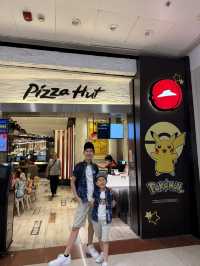 Pizza Hut比卡超主題店