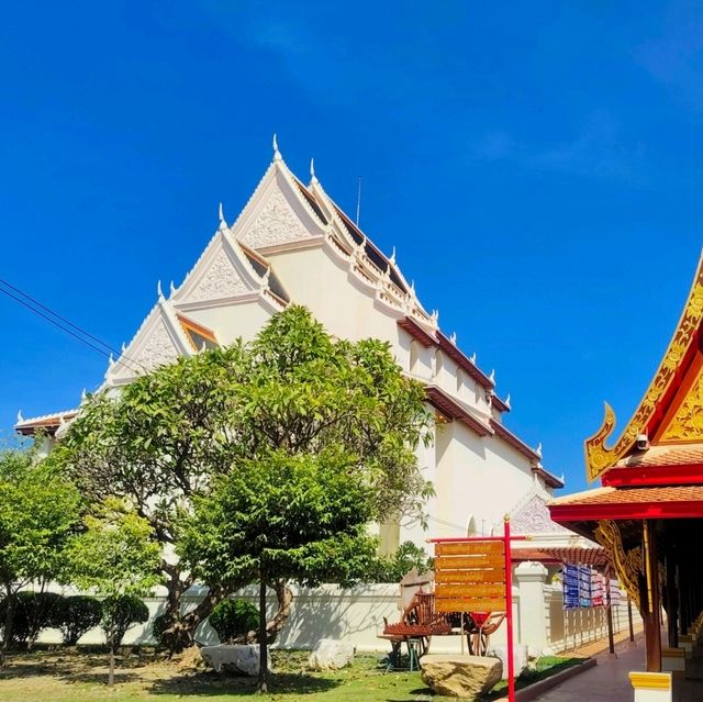 ไหว้หลวงพ่อโต @ วัดไชโยวรวิหาร อ่างทอง