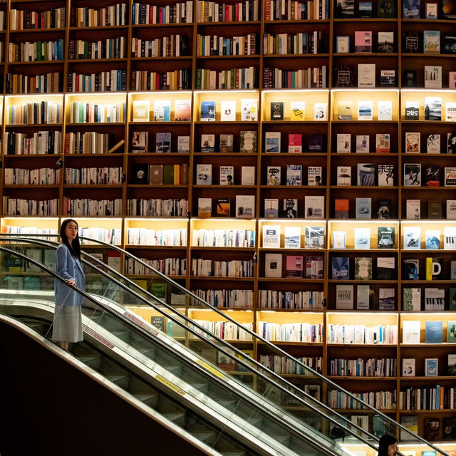 Starfield Library｜首爾最美圖書館，藝術完美融合 
