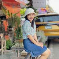 สองผัวเมีย Husband & Wife Cafe & Bar