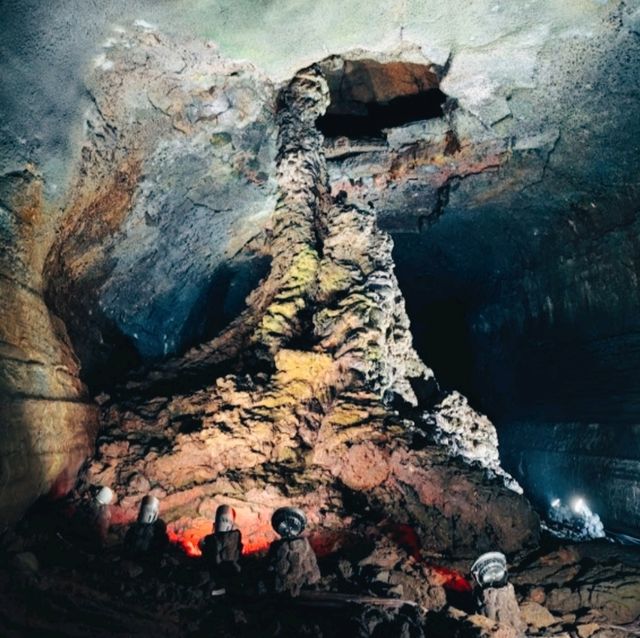 MANJANGGUL LAVA TUBE.