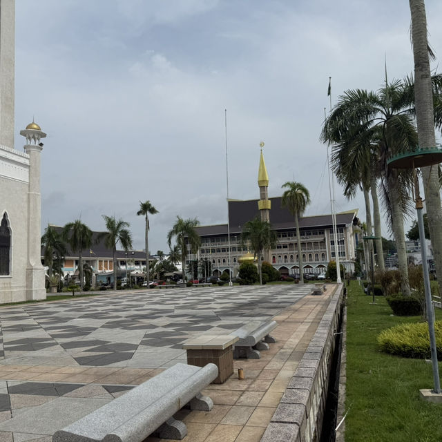 奧馬爾·阿里·賽義夫丁蘇丹清真寺 Masjid Omar 'Ali Saifuddien