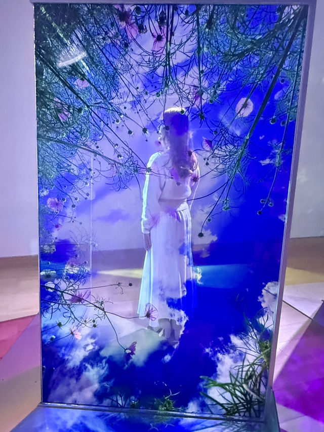京都 ❤︎ 話題のここ行った⁉️まるで異世界の色彩美💐 