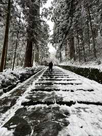 【宮城×冬の旅】伊達政宗を祀る霊廟  雪に包まれ白と黒のコントラストが素晴らしい
