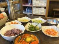 韓國🇰🇷 新村站 好吃的嫩豆腐24小時韓式料理鍋物拌飯