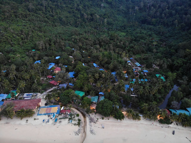Dive into Paradise: Exploring the Vibrant Waters of Pulau Tioman at Kampung Salang 🌊🐠