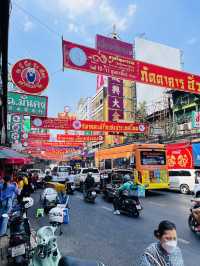 “Chinatown Bangkok: A Sea of Red for Chinese New Year Celebrations”