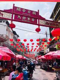 “Chinatown Bangkok: A Sea of Red for Chinese New Year Celebrations”