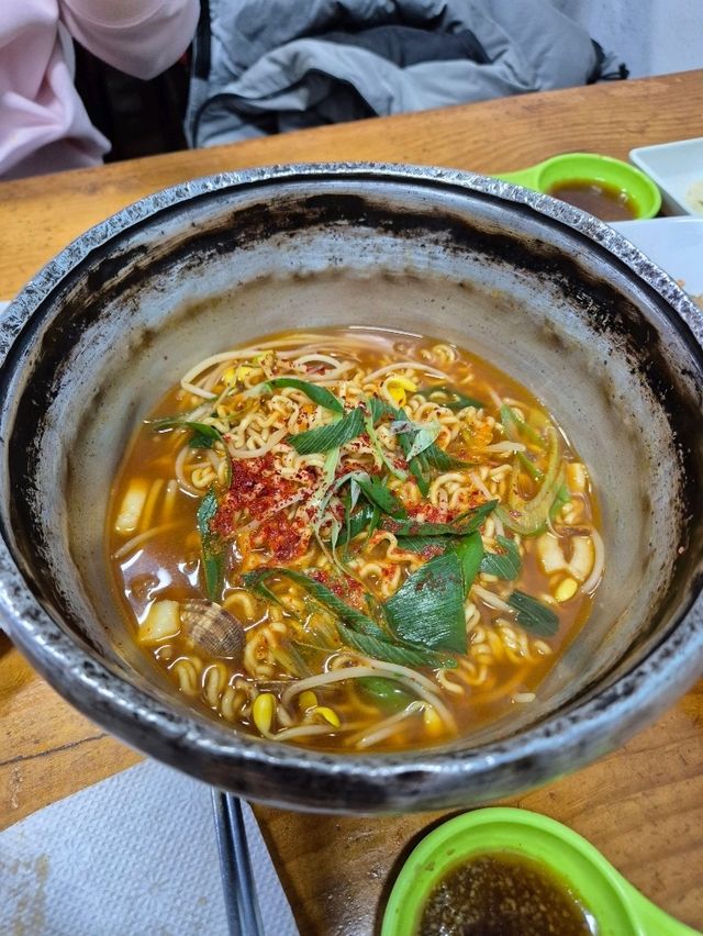 🍣 겨울바다가 제철생선이 한상가득한 금정역 묵호항세꼬시 🍣