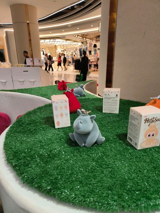 A Fun & Unique Café Spot – Art Toys Café