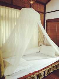พักผ่อนกลางสายน้ำ ที่ The FloatHouse River Kwai