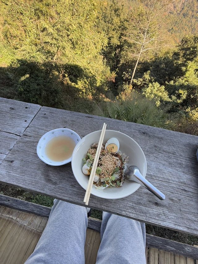 ก๋วยเตี๋ยวห้อยขาบ้านจ่าโบ่