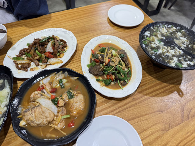 【台東成功｜比西里岸-近海廚房】海港邊的美味快炒，重口味超下飯！