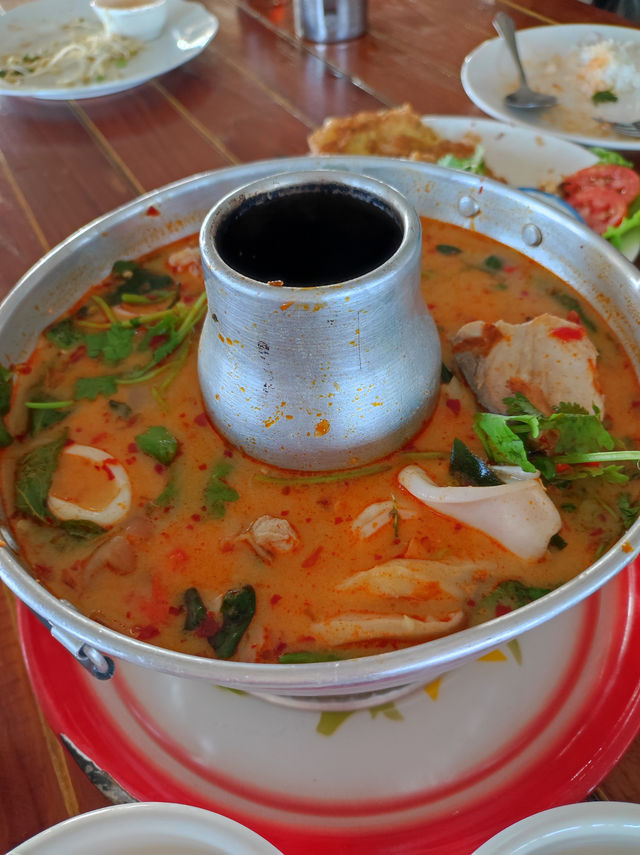 ร้านยุ้งเกลือ บ้านแหลม จ.เพชรบุรี
