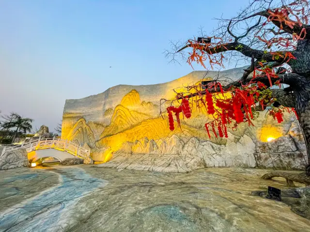 화려한 테마파크 겸 야시장 거리..