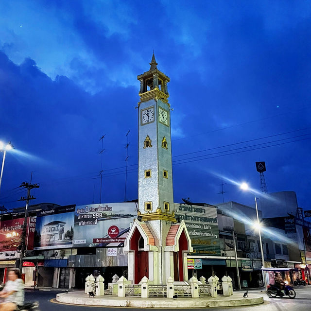 หอนาฬิกาบ้านโป่ง 🕰️