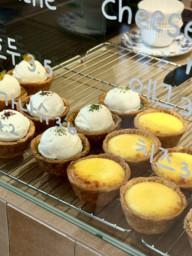 釜山| 必吃！釜山超夢幻蛋撻店公開✨3大必點口味＋露天座位美到想拍爆 Etalee廣安分店