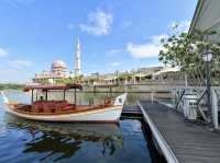 🚢 Cruise Tasik Putrajaya Review: A Scenic Escape in Malaysia’s Futuristic City! 🌸