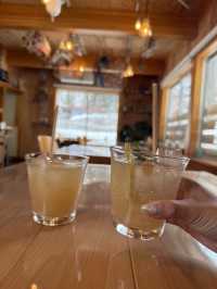 谷川岳の麓で味わう癒しの時間「ANDo&CAFE」—自然と調和する山カフェ