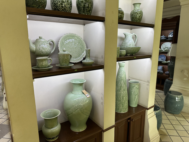 バーンセラドン | BAAN CELADON】静けさと翡翠色の器に出会える