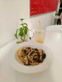 Calm Escape in the City – Kita Coffee Delights