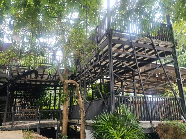 The Lasy Resort ที่พักครอบครัวติดเขื่อนแก่งกระจาน