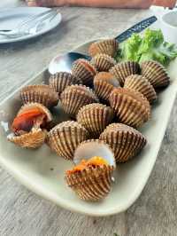 อาหารทะเลสด อร่อย ต้องร้านลมพันท้าย สมุทรสาคร