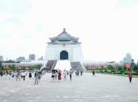 Visiting Chiang Kai-shek Memorial Hall