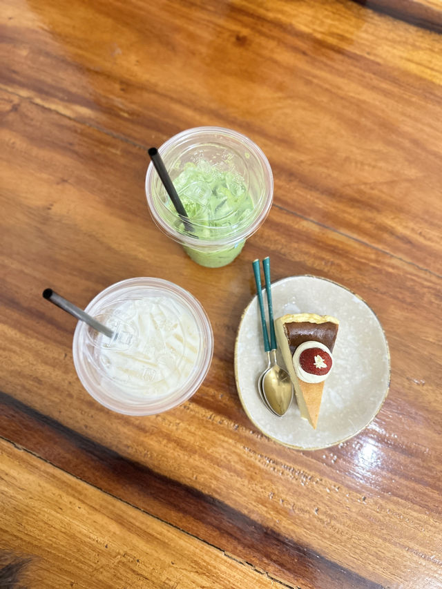 ค่าเฟ่ใกล้ ม.เกษตร สกลนคร