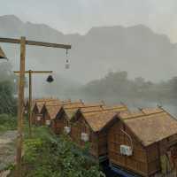 นอนเรือนแพเมืองเฟือง บรรยากาศดีต่อใจมาก 🏞️🍃✨
