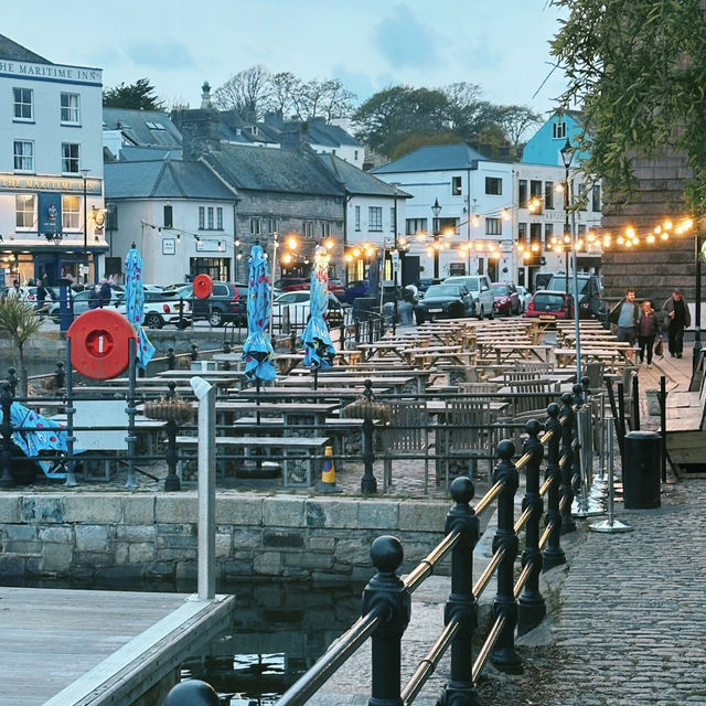 Rainy Plymouth: More Than Just a Car Brand! 🌧️🇬🇧
