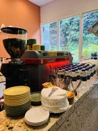 Aesthetic Café Worth Turning Off Waze For