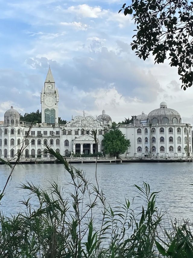 Liuhua Lake Park (流花湖公园) – Guangzhou’s Historic Urban Haven 