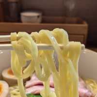 【東京/新宿🇯🇵】美しすぎる見た目の麺🍜 支那蕎麦 澤田