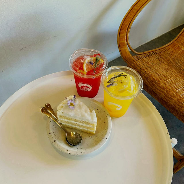 A Jewel by the Shore with Flavor and Charm