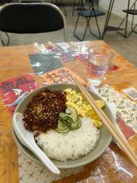 Hidden Comfort in a Bowl – My Favourite Cheap Meal in HK!