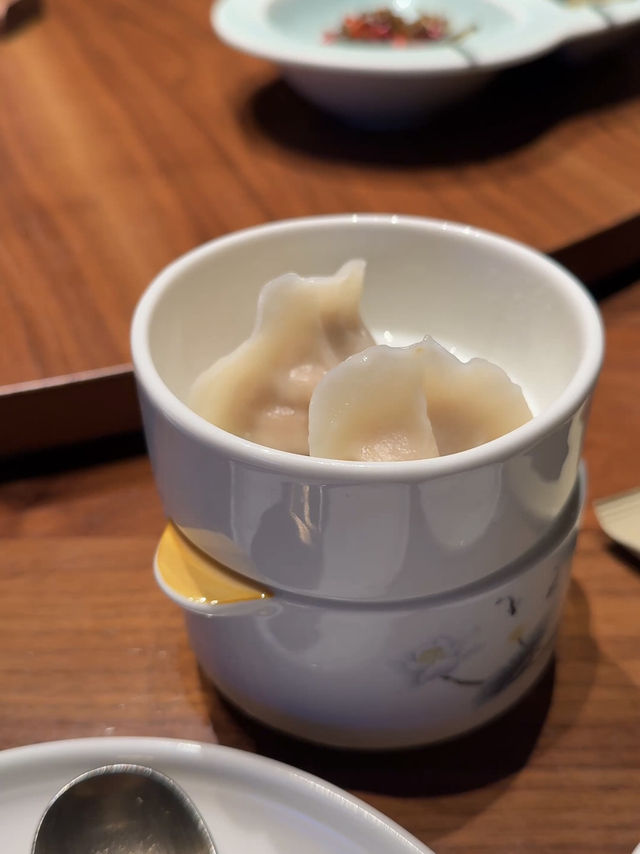 🍽️ 夜幕降臨，大連的味蕾冒險正式開始 🌃