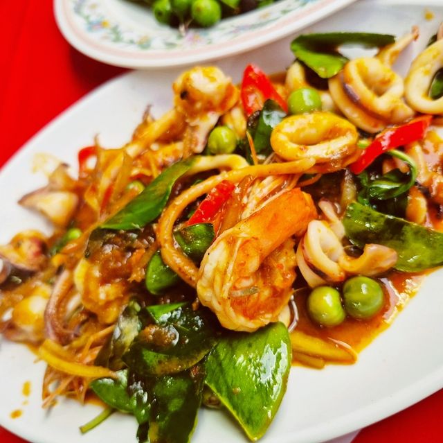 ร้านป้าแตน บุฟเฟ่ต์ข้าว-น้ำพริก ฟรี!!