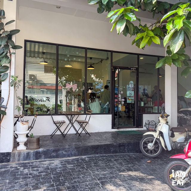 คาเฟ่ไอติมโฮมเมดที่แอบอยู่ในซอยแถวอรุณอัมรินทร์