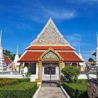 สักการะหลวงพ่อฉัตรทองและชมศาลายาว