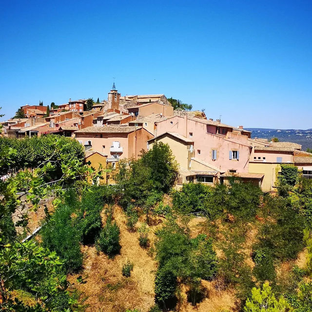 🏜️✨ Weekend in Roussillon: Hiking the Ochre Trails of Provence
